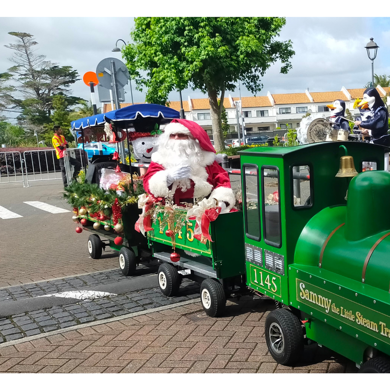 Sammy the Steam Train hualing Santa Clause at Botany Town Centre