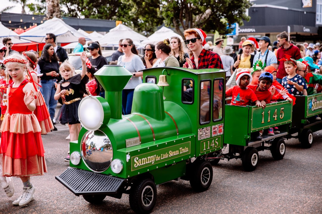 Sammy the steam train ride showcased in the orewa santa parade